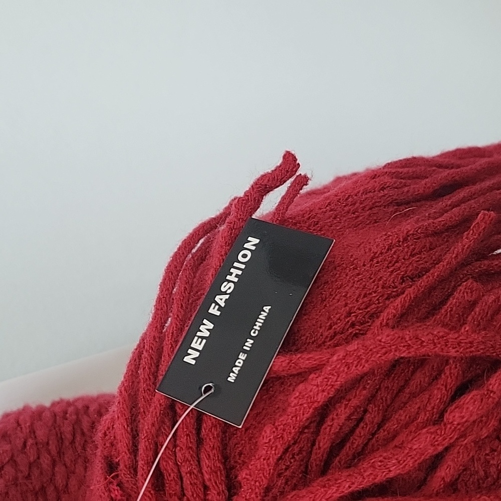 Red poncho - Picture 2 of 2